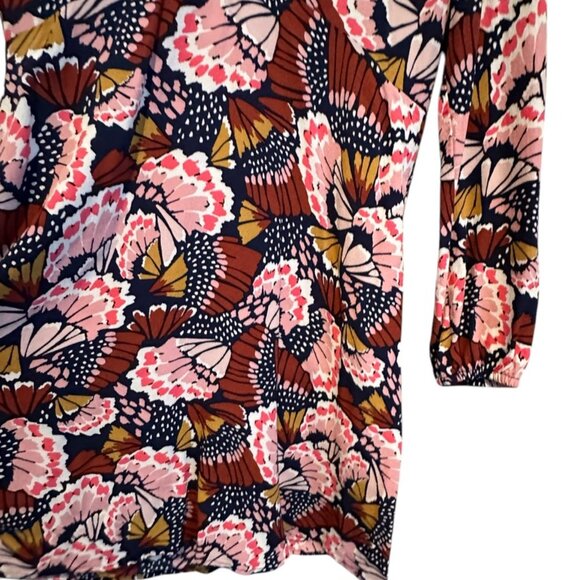 Boden v-neck butterfly wing petal print Size M - Picture 6 of 7